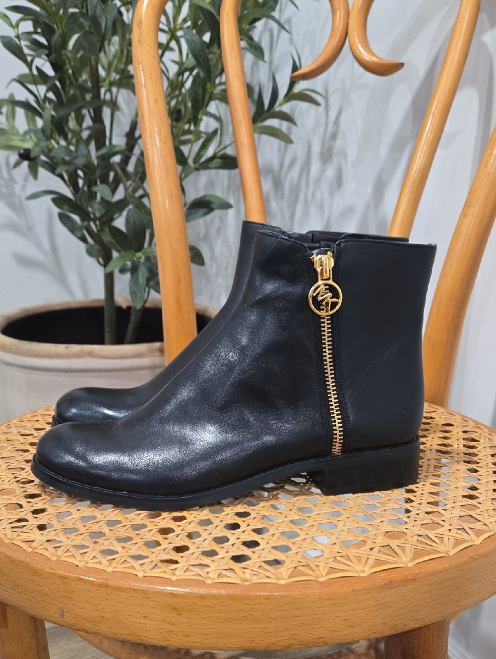 MICHAEL KORS Women's Black Lainey Leather Ankle Boot with Gold Zip - Picture 4 of 12